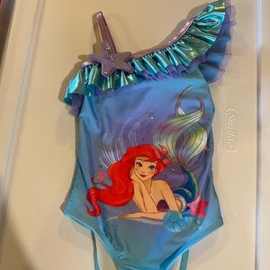 Disney - girls Ariel swimsuit - like new - size 5 / 6